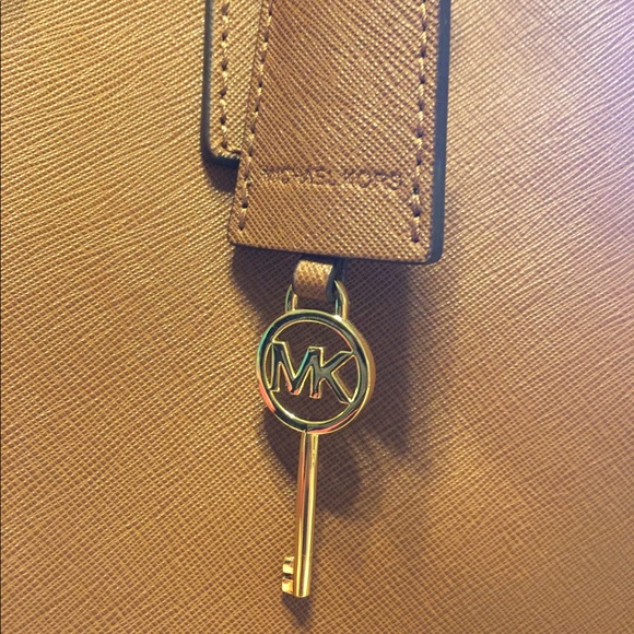 Michael Kors “Hamilton” Bag in LG - Picture 2 of 6